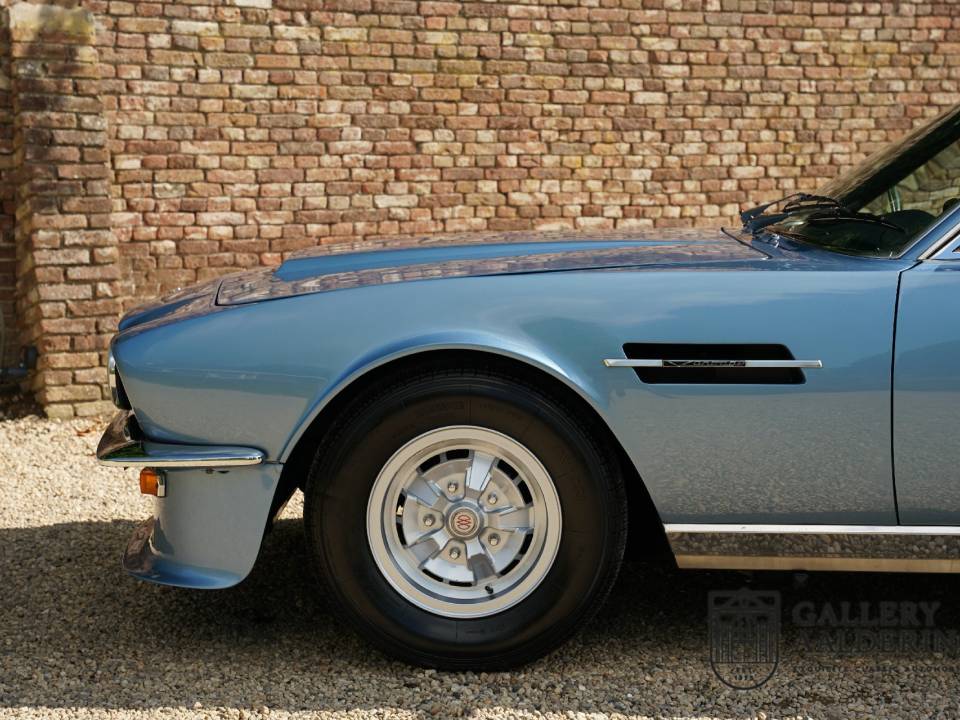 Immagine 22/50 di Aston Martin DBS V8 (1973)