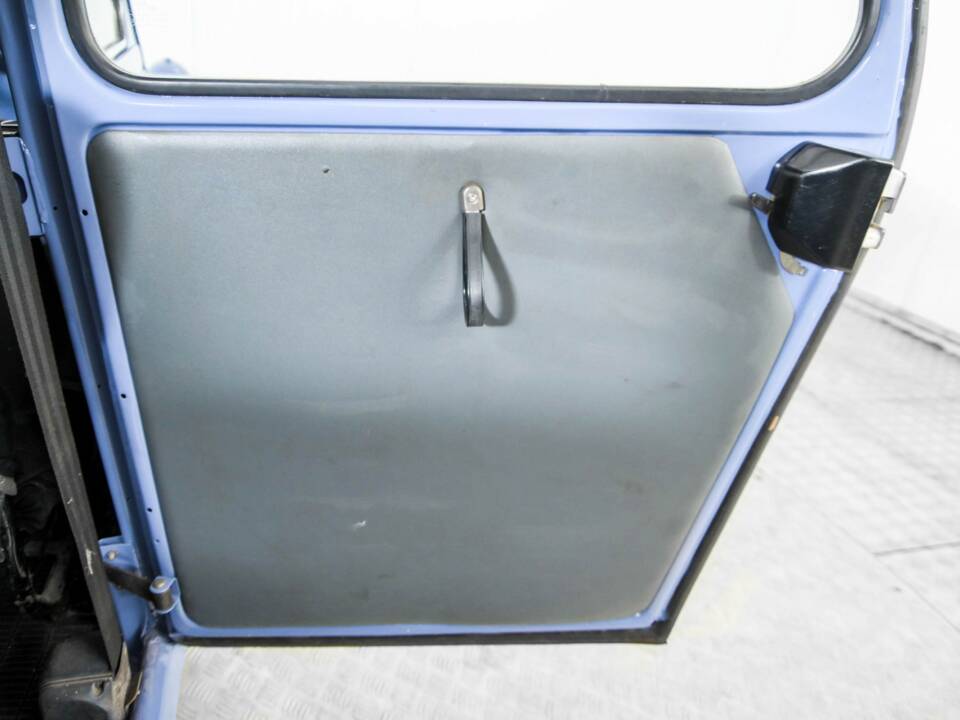 Image 33/50 of Citroën 2 CV 6 (1985)