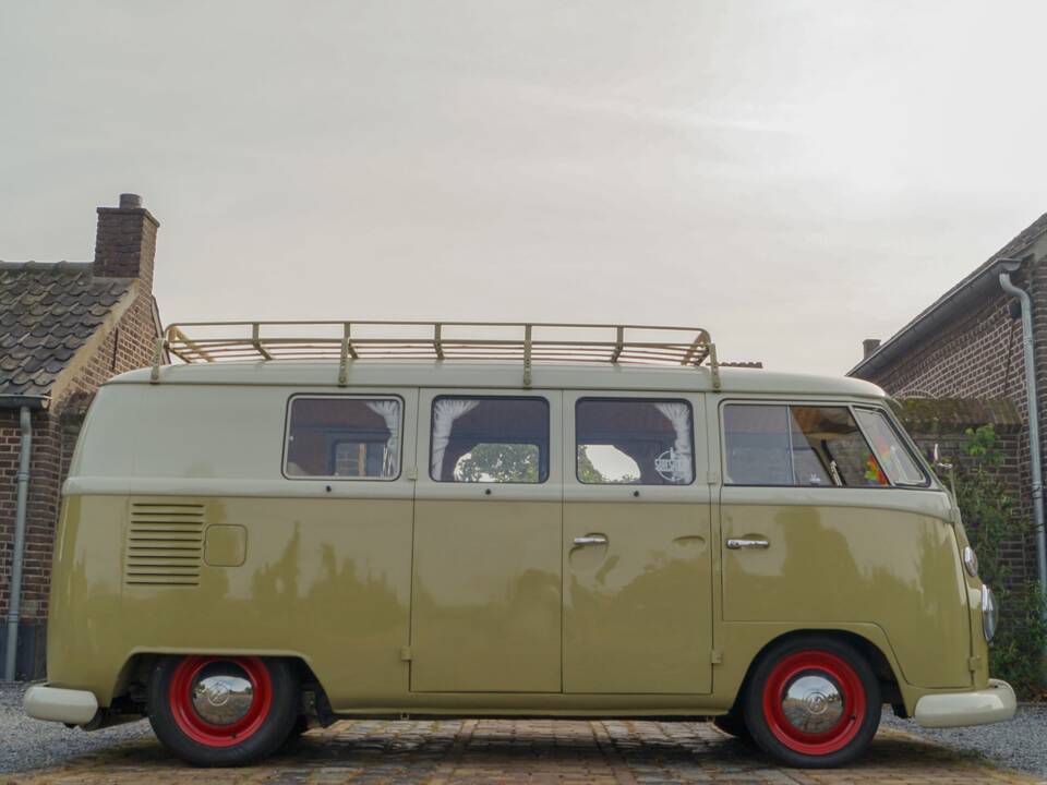 Image 8/8 of Volkswagen T1 minibus (1967)