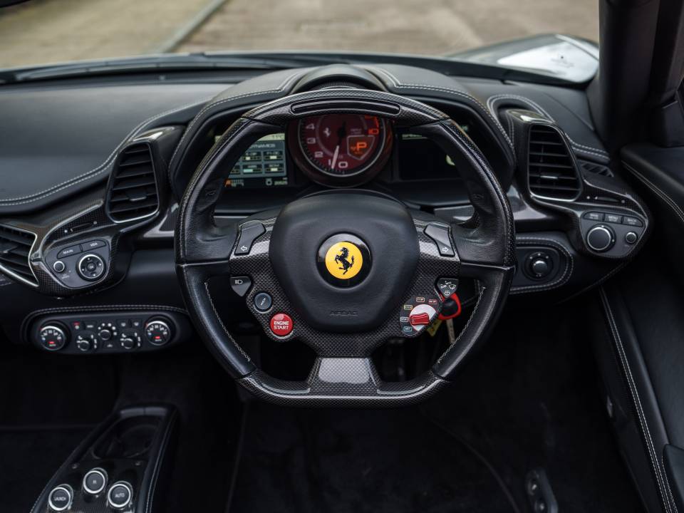 Immagine 15/41 di Ferrari 458 Spider (2012)