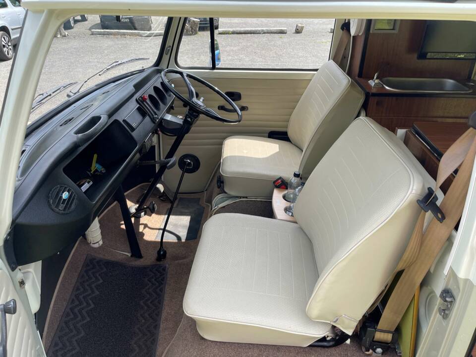 Bild 7/12 von Volkswagen T2b Westfalia (1975)
