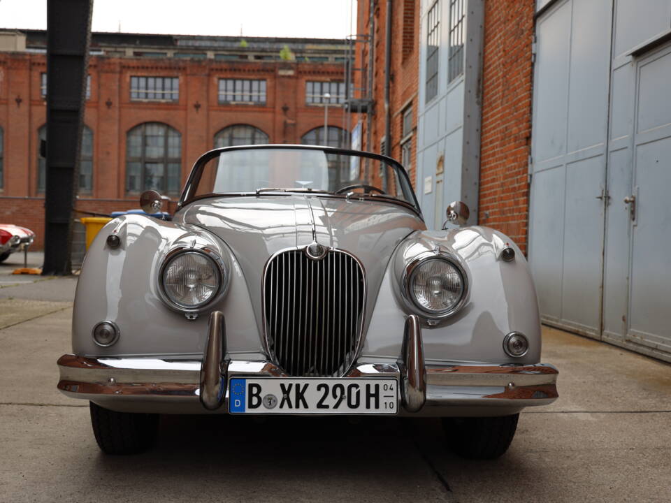 Image 12/91 of Jaguar XK 150 OTS (1958)