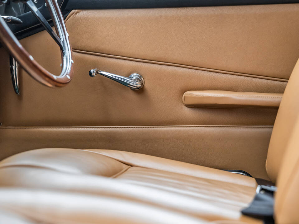 Bild 68/78 von Aston Martin DB 4 (1960)