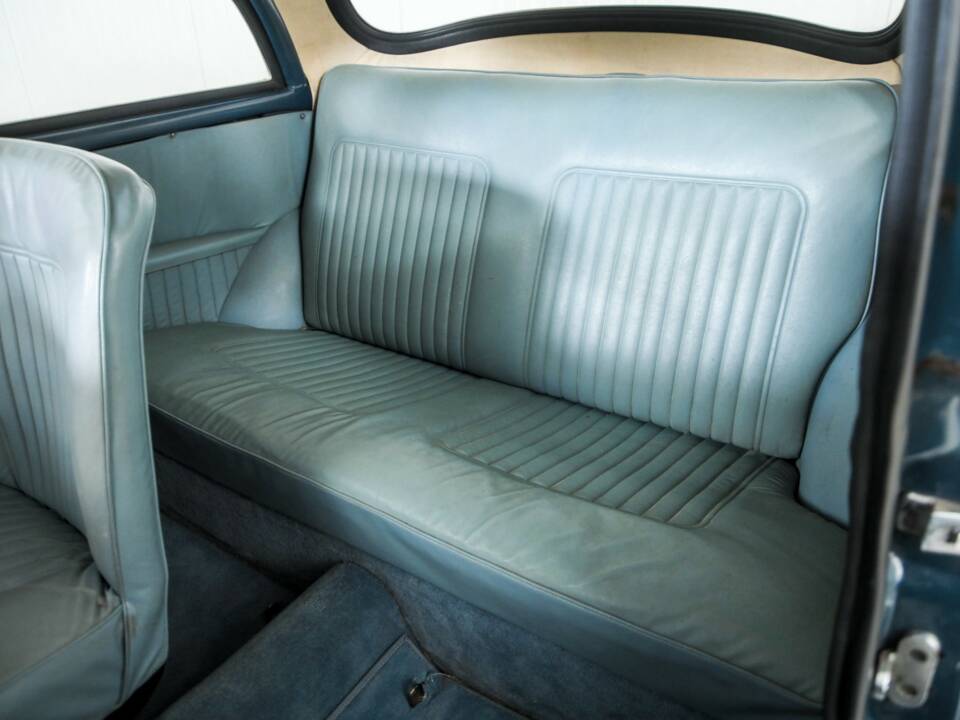 Image 33/50 of Morris Minor 1000 (1967)