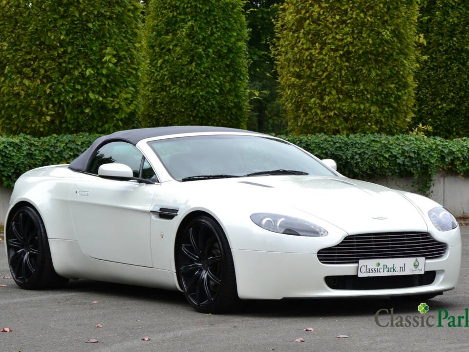 Image 22/50 of Aston Martin V8 Vantage (2007)
