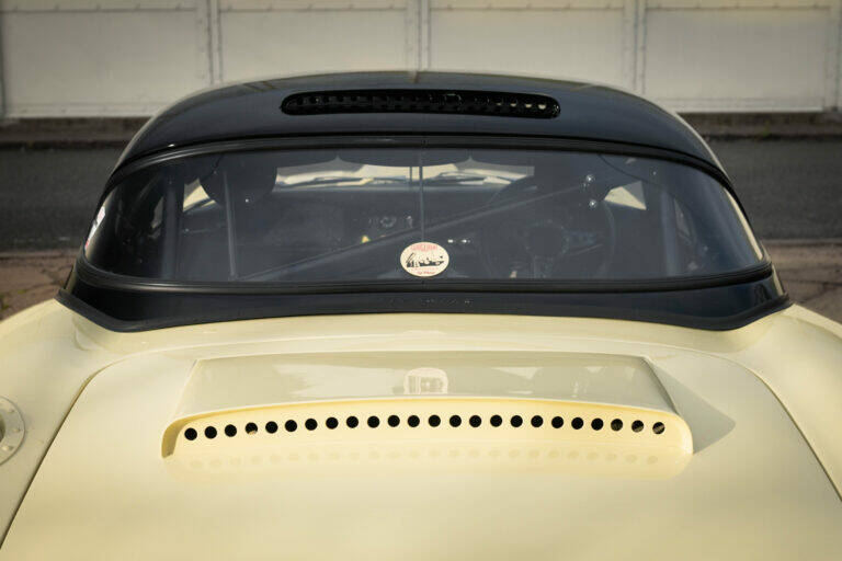 Image 21/50 of Jaguar E-Type 3.8 (1963)