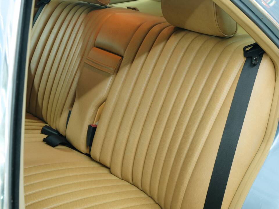 Bild 34/50 von Mercedes-Benz 420 SE (1988)