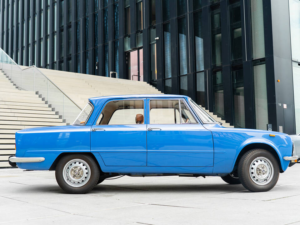 Bild 18/58 von Alfa Romeo Giulia Nuova Super 1600 (1977)
