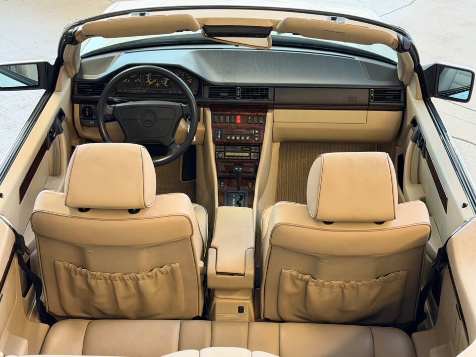 Bild 28/34 von Mercedes-Benz E 320 (1996)