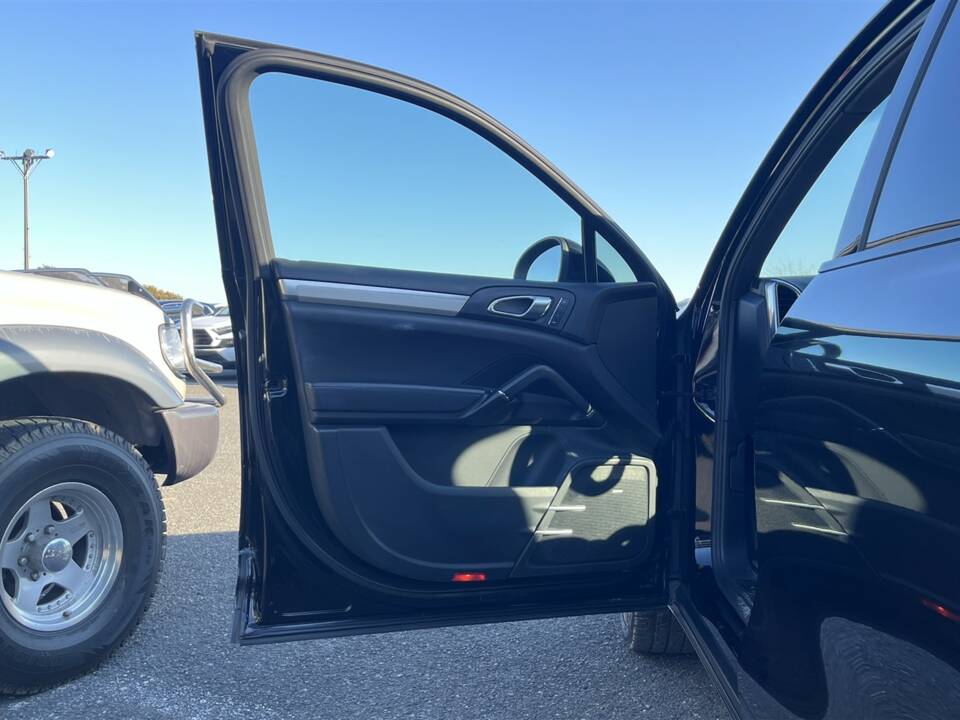 Image 14/46 de Porsche Cayenne Turbo (2011)