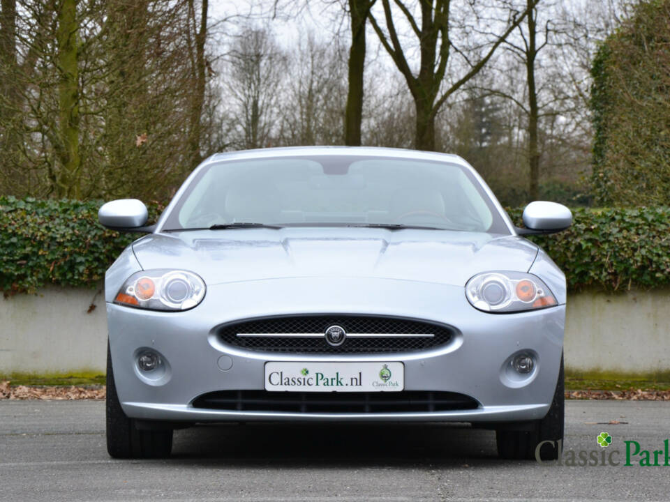 Image 8/50 de Jaguar XK 4.2 (2006)
