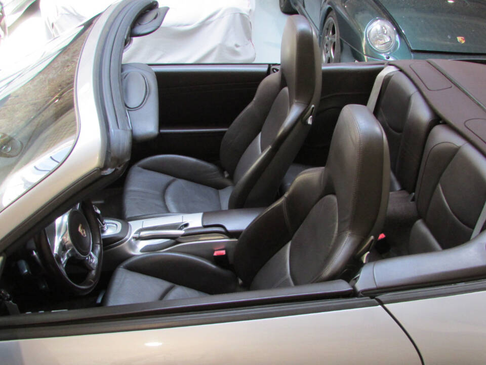 Image 9/21 of Porsche 911 Carrera 4 GTS (2012)