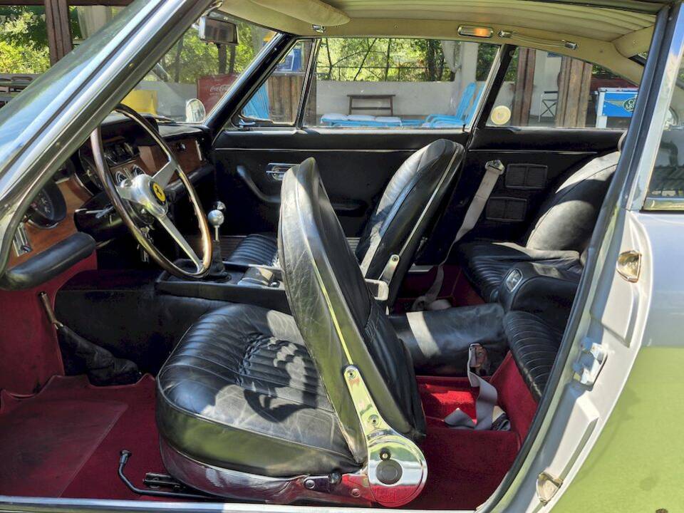 Imagen 33/66 de Ferrari 330 GT 2+2 (1964)