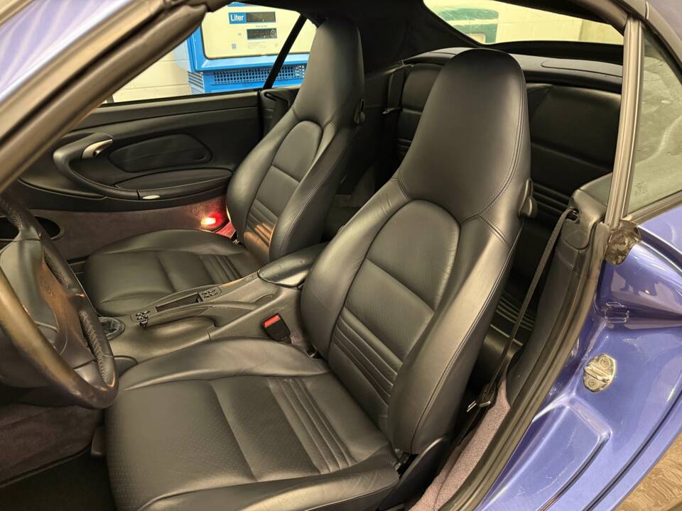 Image 8/23 of Porsche 911 Carrera (1998)
