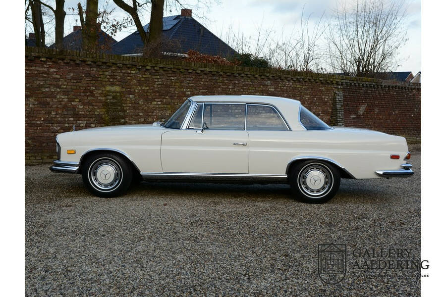 Image 19/50 of Mercedes-Benz 280 SE 3,5 (1971)