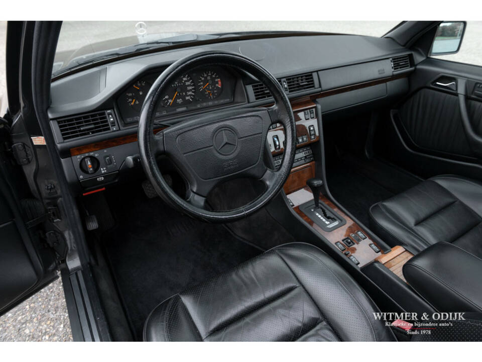 Bild 23/34 von Mercedes-Benz 500 E (1992)