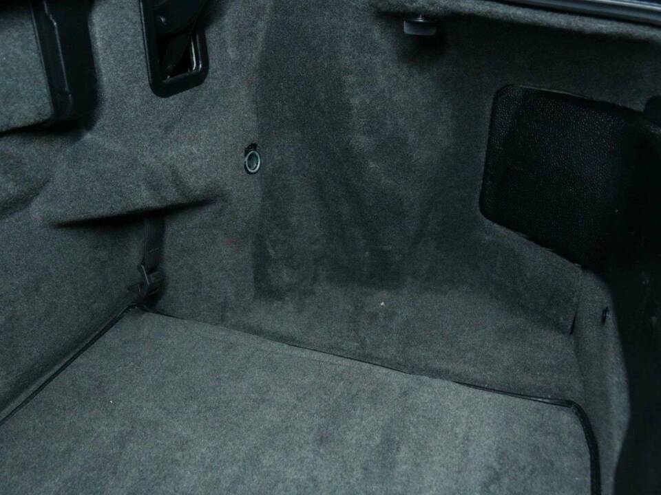 Image 35/49 of Mercedes-Benz SL 500 (2001)