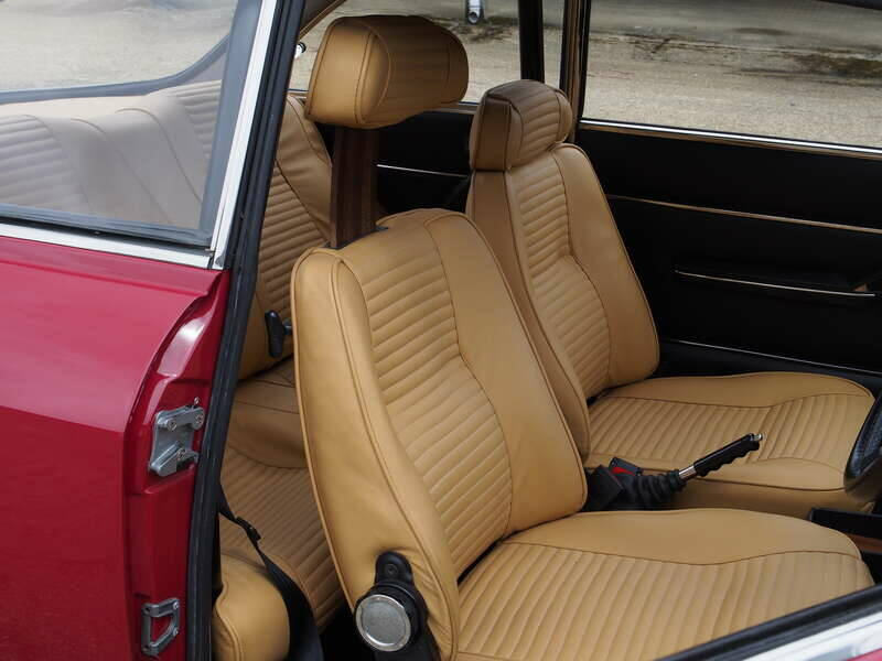 Image 14/49 of Alfa Romeo Giulia 1600 GT Junior (1976)