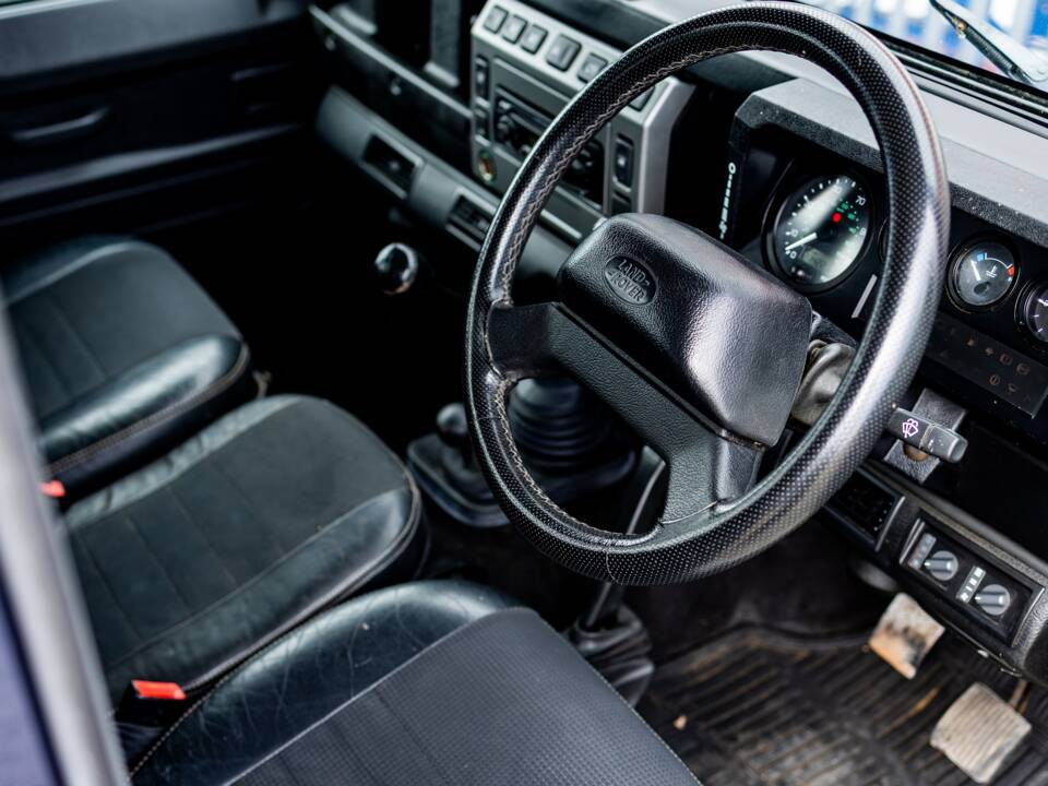 Image 4/41 of Land Rover Defender 90 (2004)