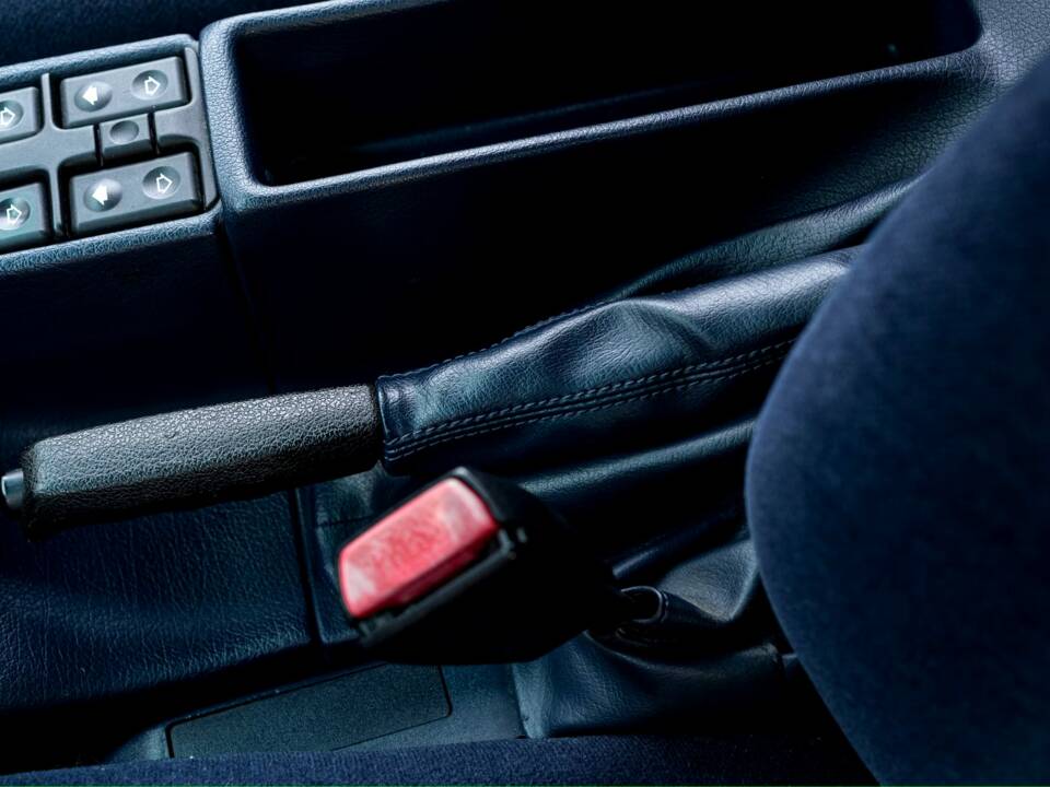 Image 20/55 of BMW 525ix (1993)