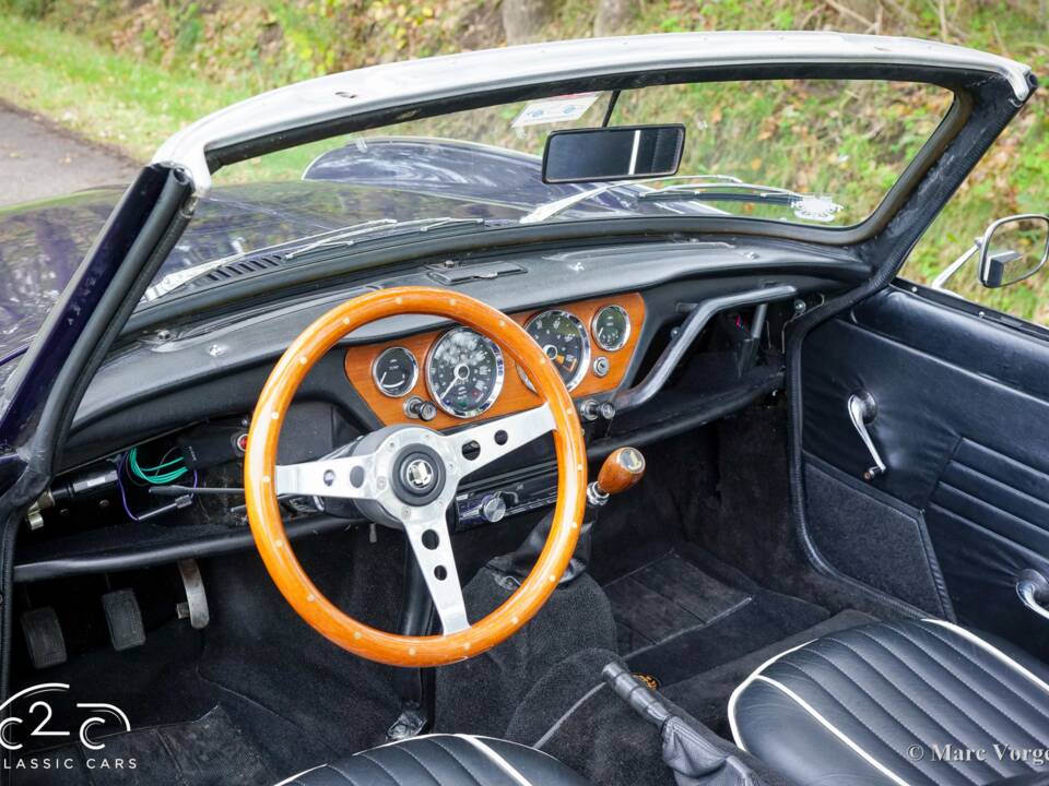 Image 7/60 of Triumph Spitfire Mk III (1970)