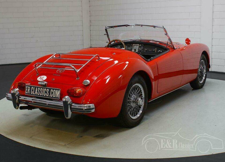 Image 5/19 of MG MGA 1600 (1962)