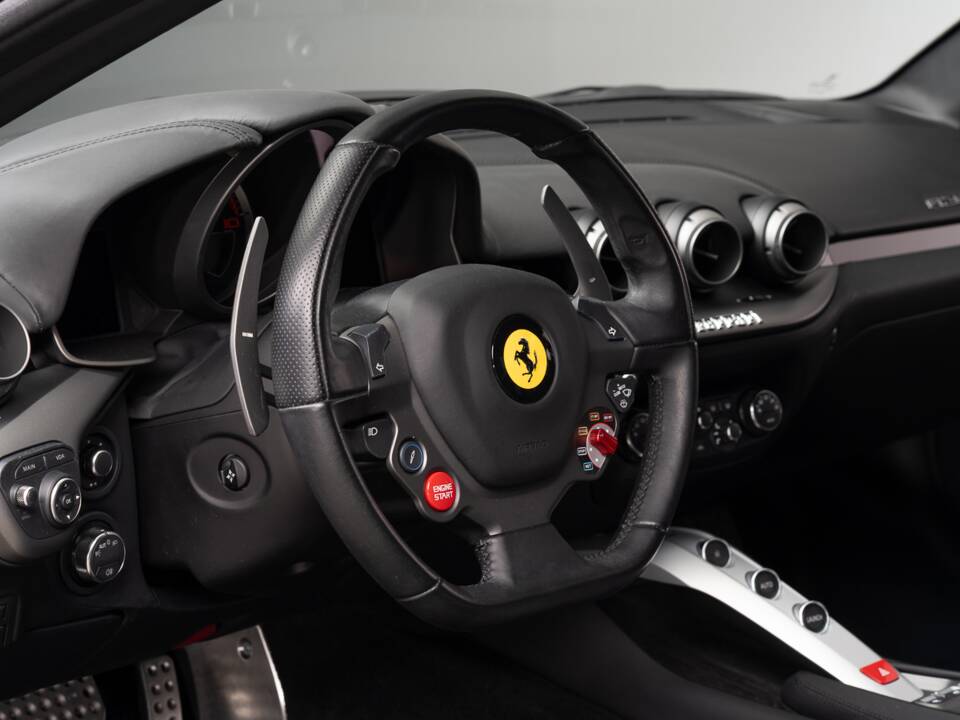 Imagen 29/40 de Ferrari F12berlinetta (2014)