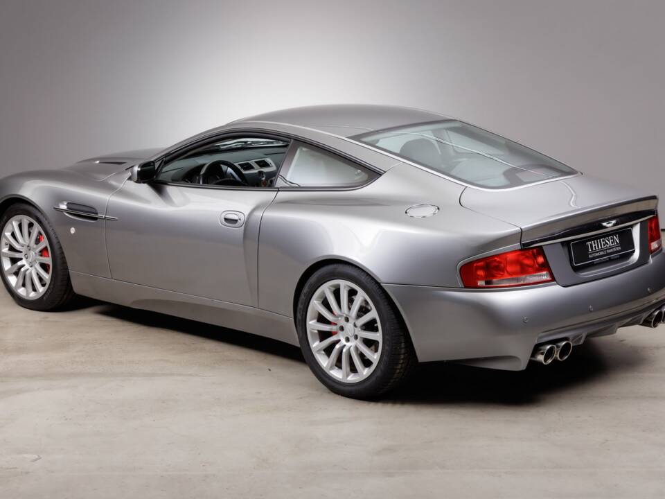 Bild 10/29 von Aston Martin V12 Vanquish (2001)