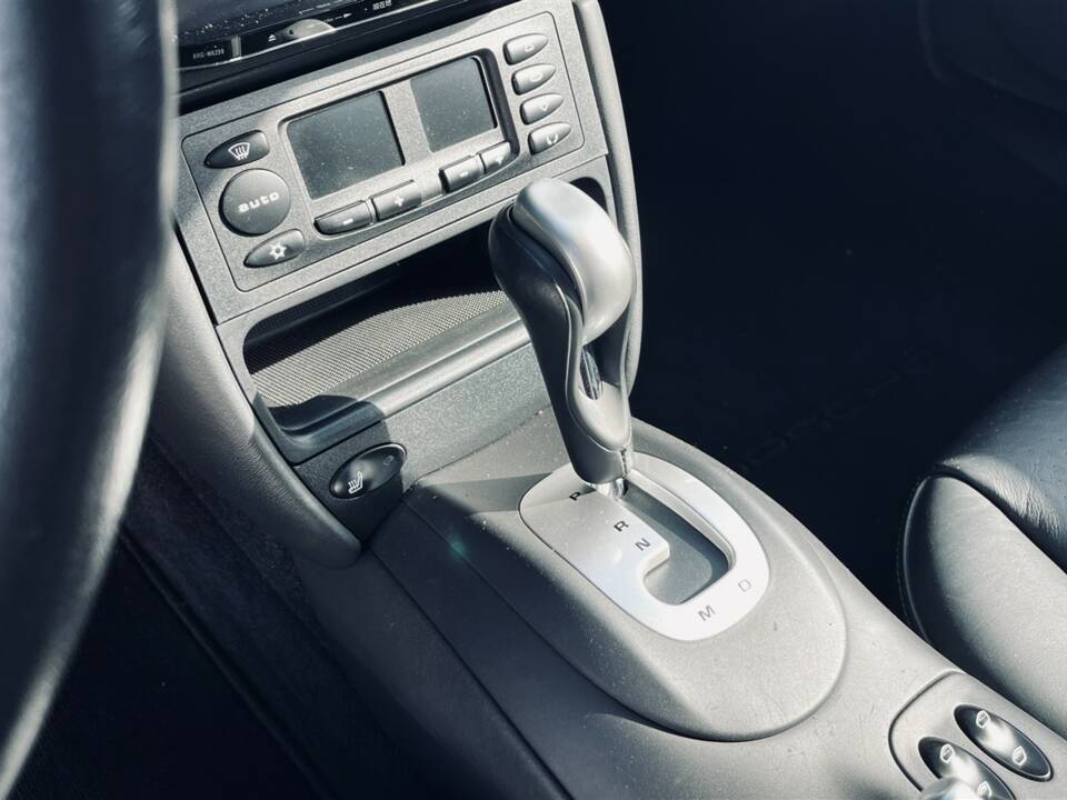 Image 14/39 of Porsche 911 Carrera 4S (2002)