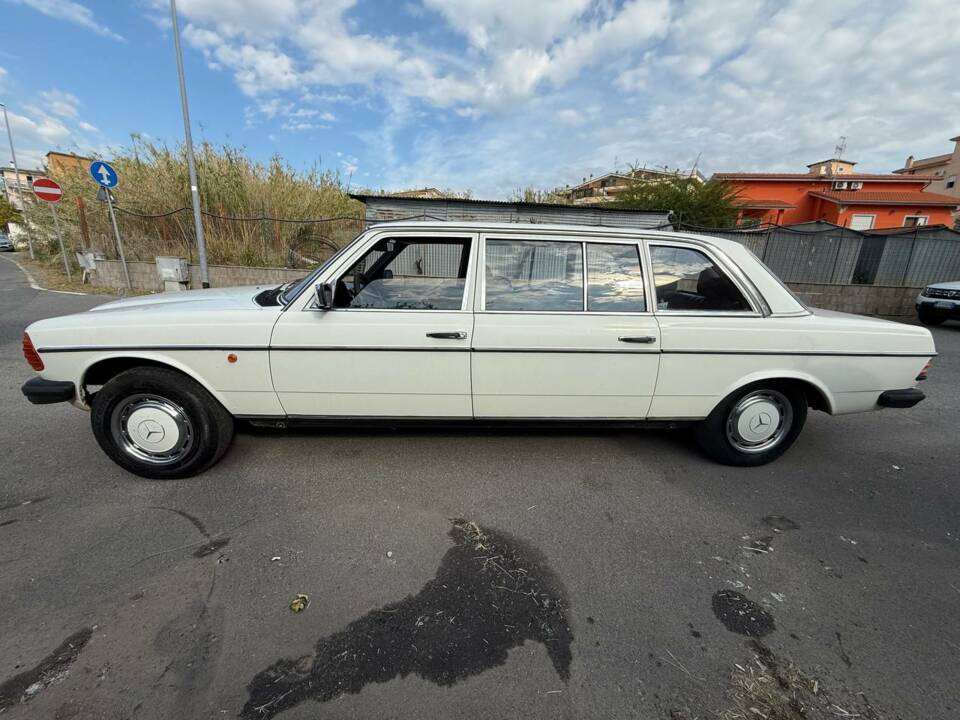 Bild 1/50 von Mercedes-Benz 240 D (1979)