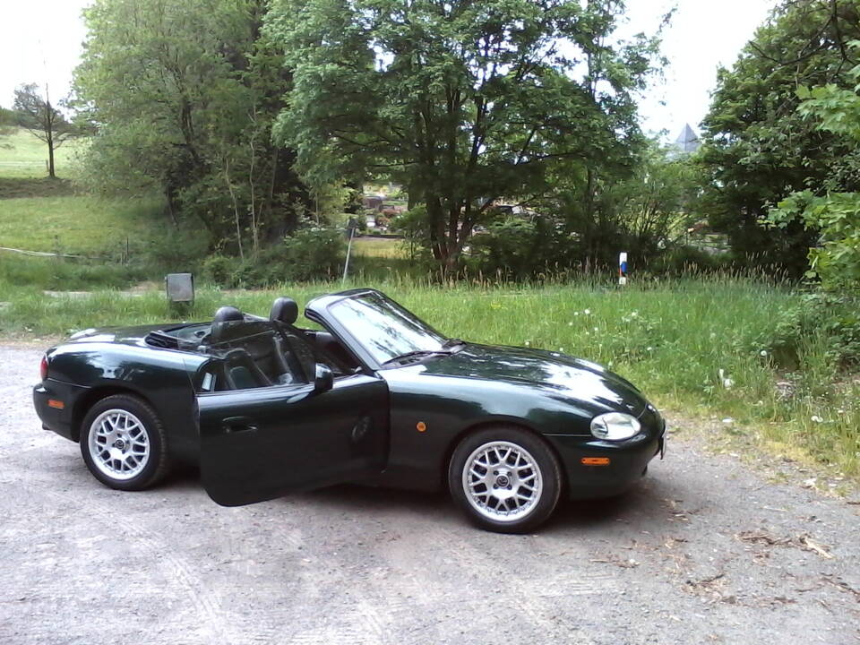 Image 2/4 of Mazda MX-5 1.8 (1999)