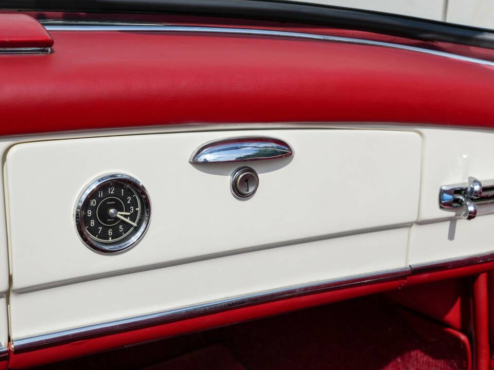 Afbeelding 24/35 van Mercedes-Benz 190 SL (1959)