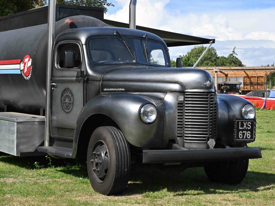 Image 18/50 de International Harvester K6 (1942)
