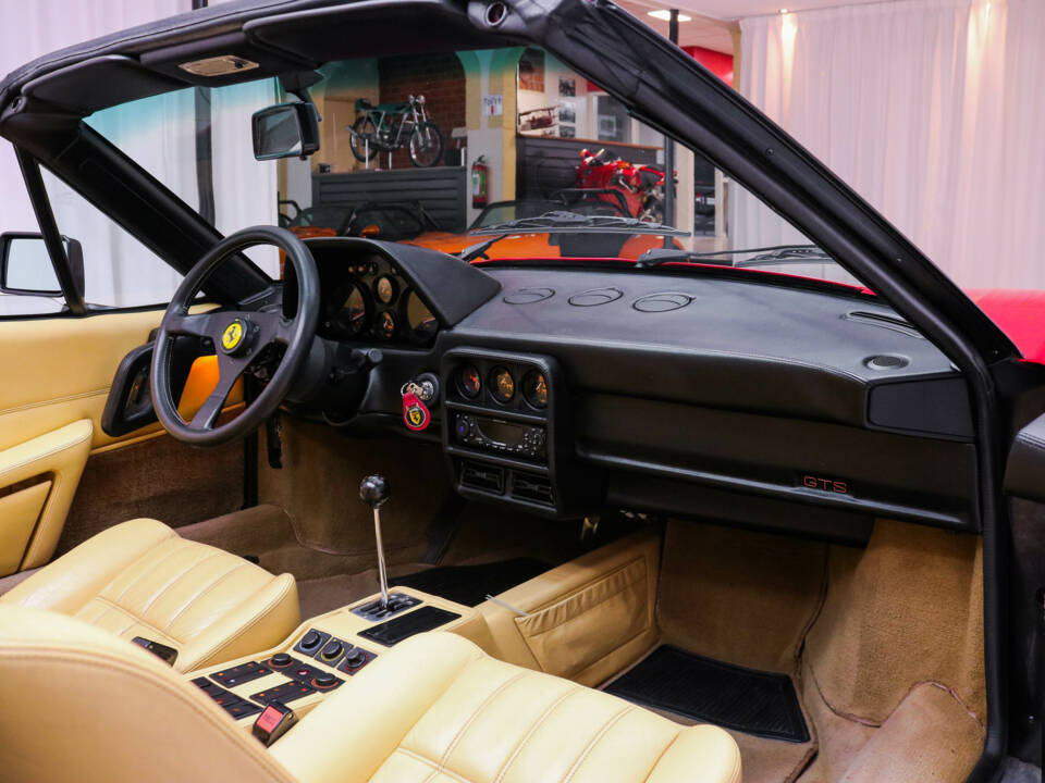 Image 8/20 de Ferrari 328 GTS (1987)
