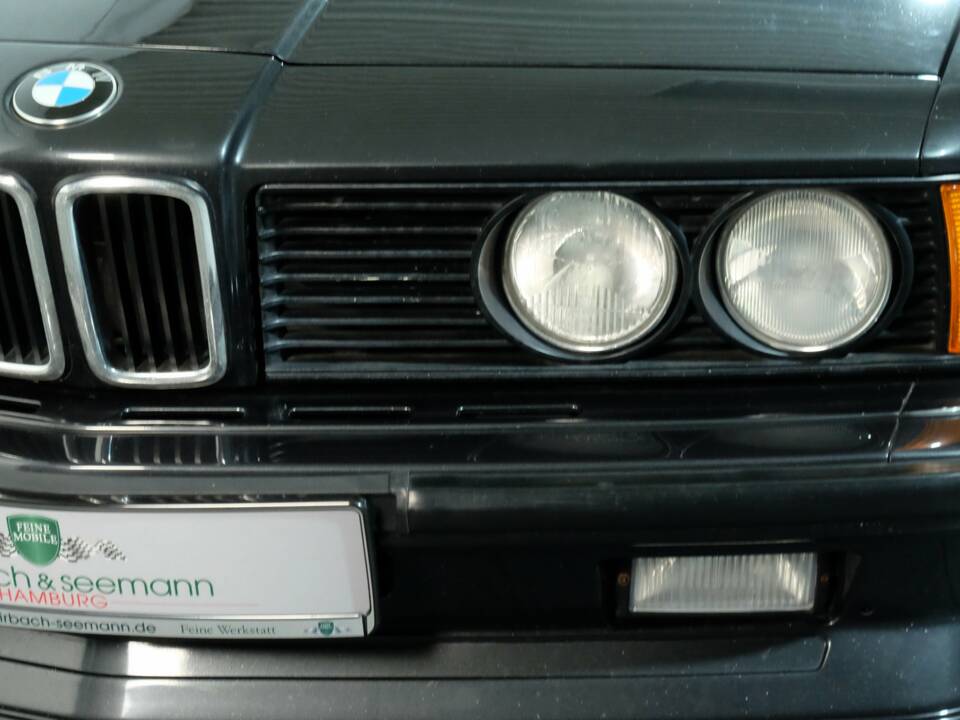Image 17/35 of BMW M 635 CSi (1984)