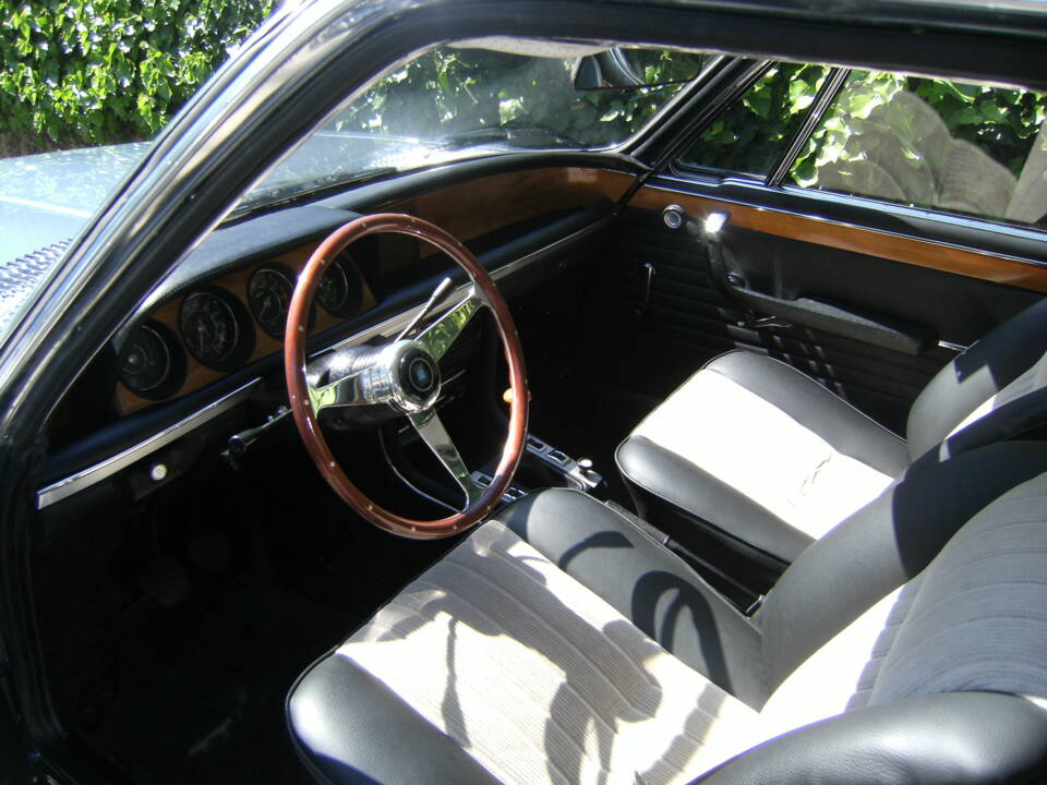 Image 3/12 of BMW 2800 CS (1969)