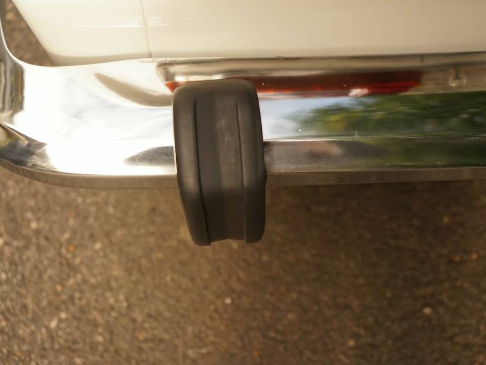 Image 44/100 of Alfa Romeo Giulia Nuova Super 1300 (1977)