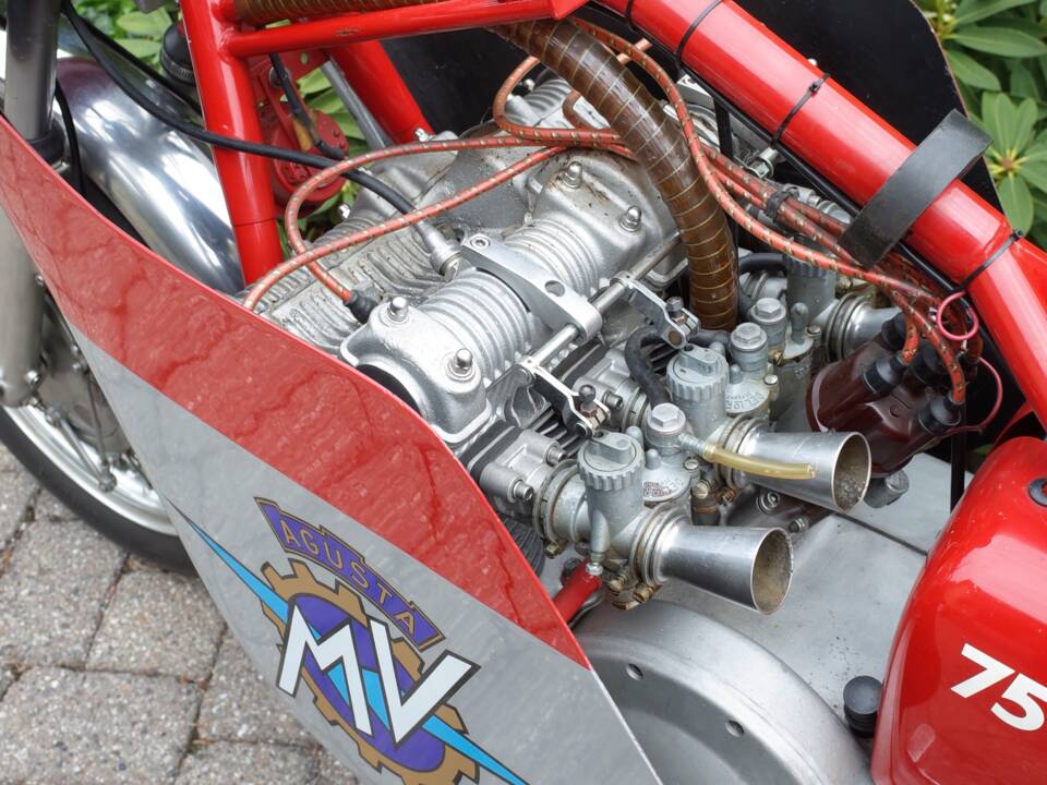 Immagine 3/36 di MV Agusta DUMMY (1972)