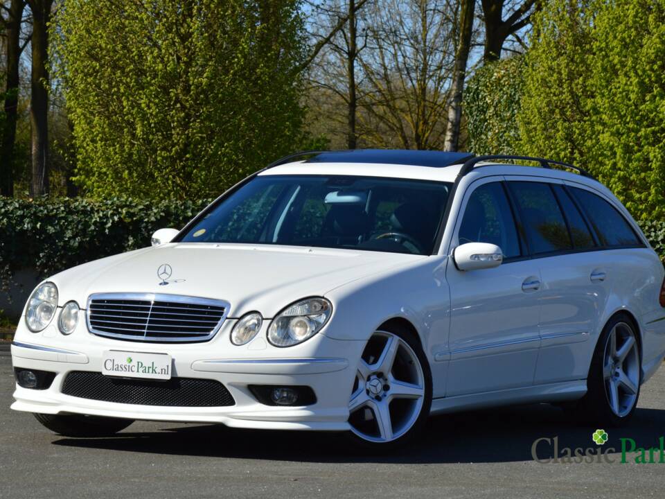 Image 1/50 of Mercedes-Benz E 500 T (2004)