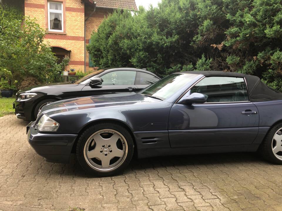 Bild 23/24 von Mercedes-Benz SL 500 (2000)