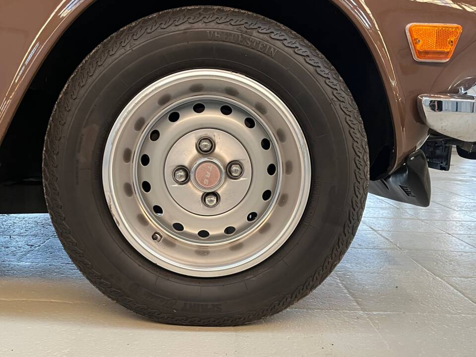 Immagine 34/50 di Triumph TR 6 (1974)