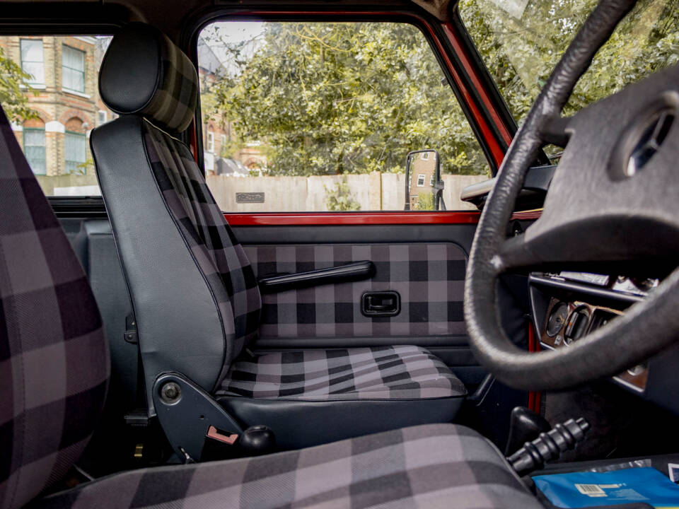 Immagine 21/29 di Mercedes-Benz 280 GE (SWB) (1990)
