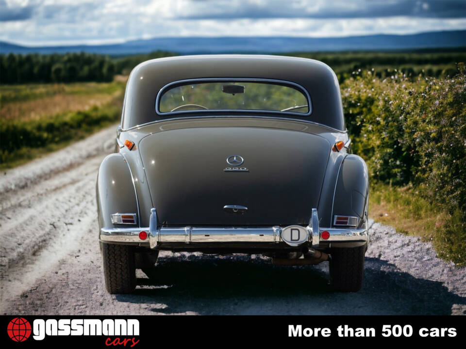 Image 6/15 de Mercedes-Benz 220 Coupe (1954)