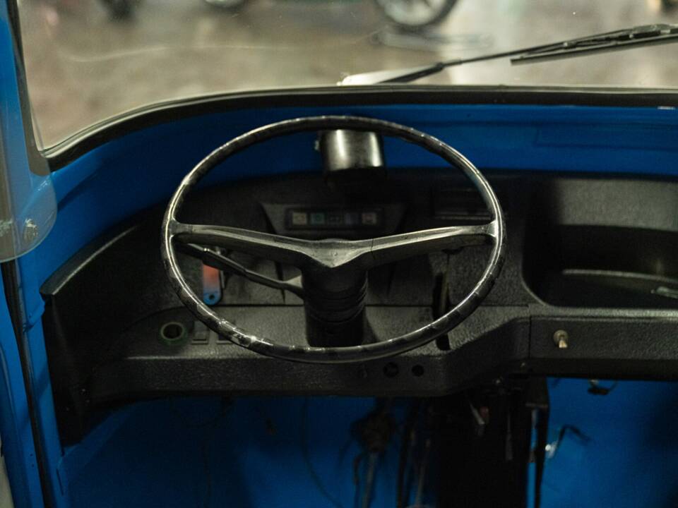 Bild 24/29 von Piaggio Vespa APE 600 MP (1976)