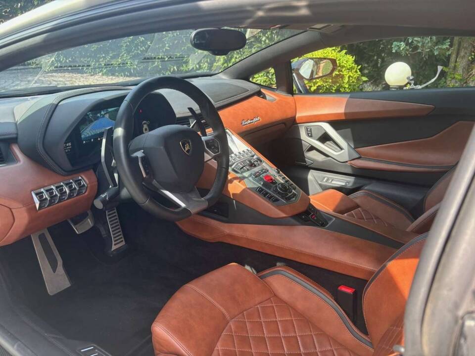 Afbeelding 10/13 van Lamborghini Aventador S (2017)