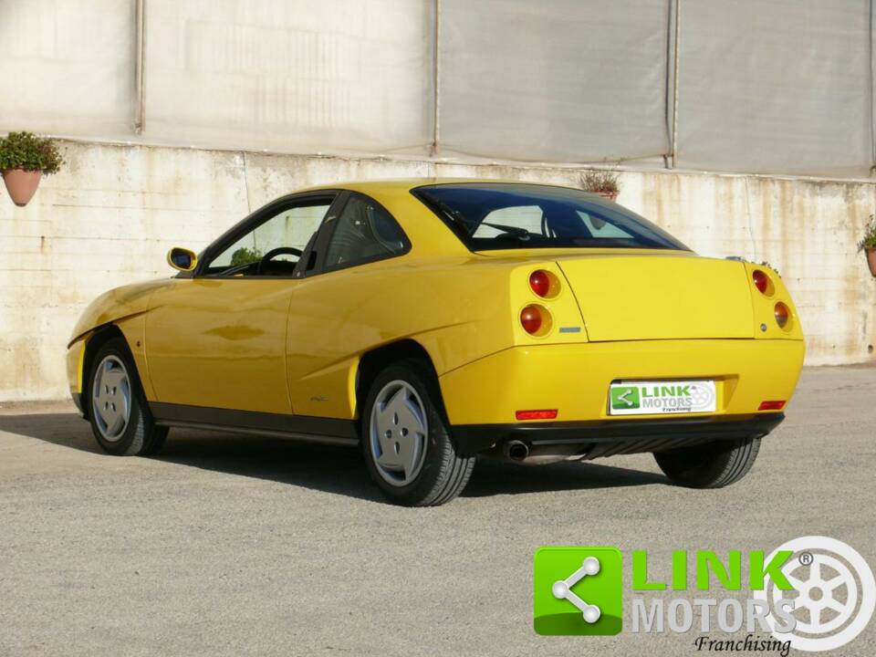 Immagine 8/10 di FIAT Coupé 1.8 16V (1997)