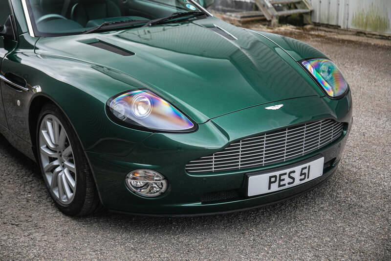 Imagen 8/44 de Aston Martin V12 Vanquish (2002)