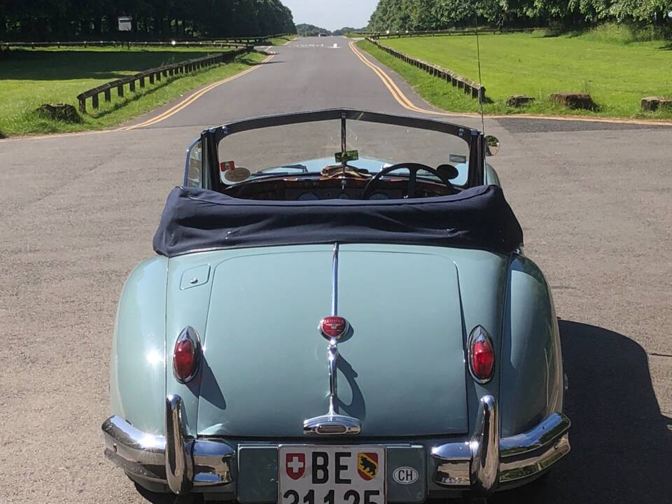 Image 13/22 of Jaguar XK 140 DHC (1954)