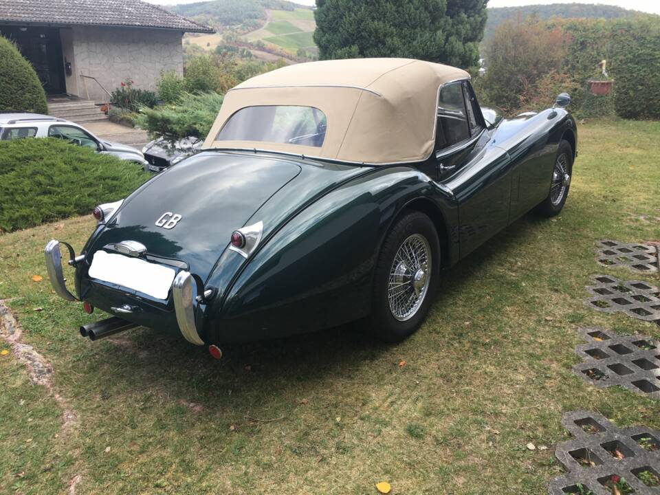 Image 13/14 de Jaguar XK 120 SE DHC (1954)
