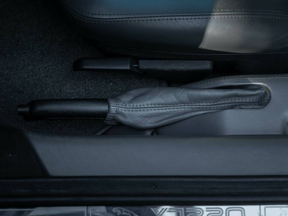 Image 46/50 of Jaguar XJ 220 (1993)